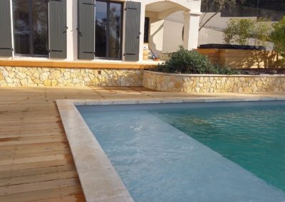 Terrasse en Cumaru de 80 m² à Montpellier : Élégance et Confort en Plein Air sous le Soleil Méditerranéen